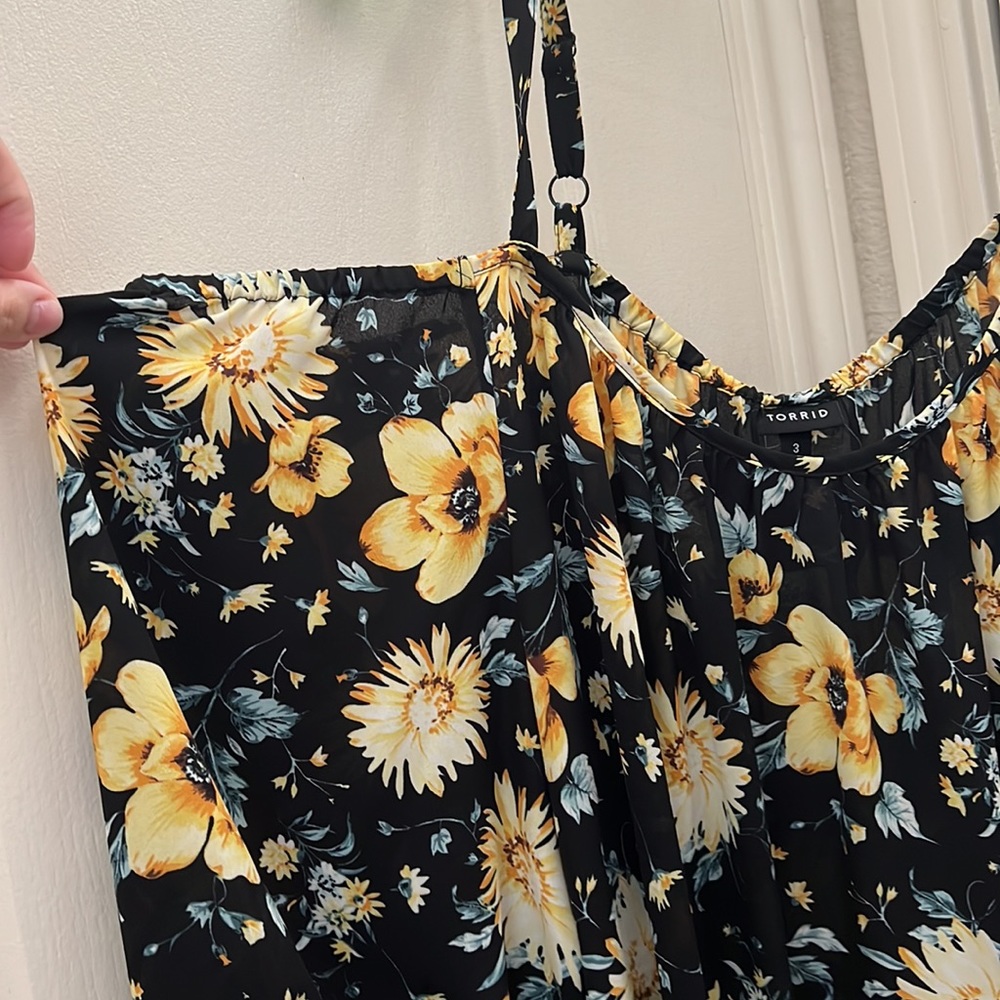 Torrid top - Picture 3 of 6